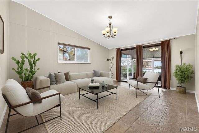 3290 Kingsley Drive, Florissant, MO 63033