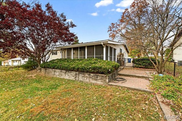 3290 Kingsley Drive, Florissant, MO 63033