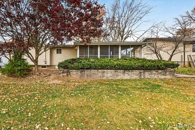 3290 Kingsley Drive, Florissant, MO 63033