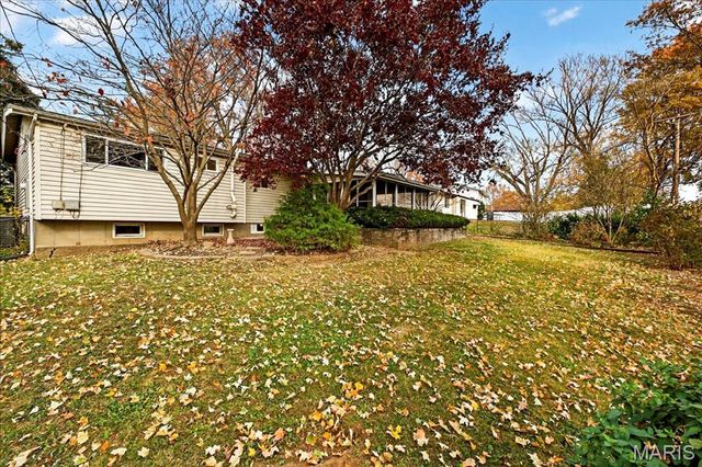 3290 Kingsley Drive, Florissant, MO 63033