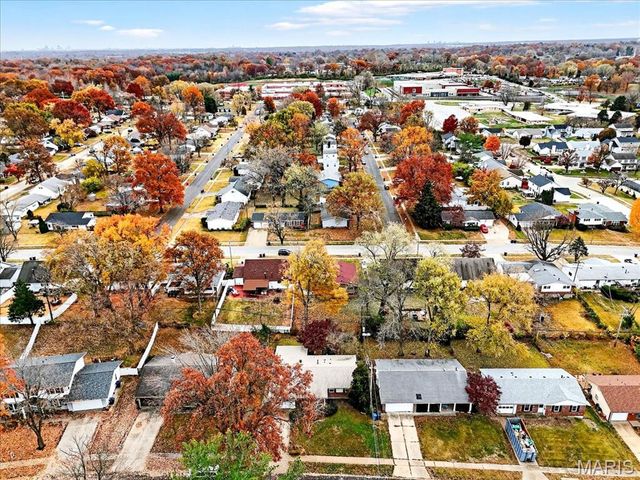 3290 Kingsley Drive, Florissant, MO 63033