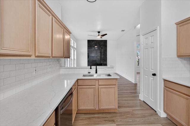 1325 Rosewood Lane, Lancaster, TX 75146