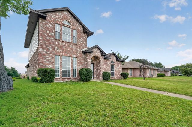 1325 Rosewood Lane, Lancaster, TX 75146