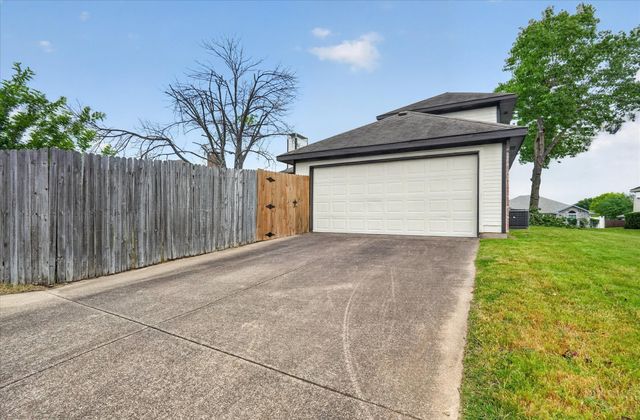 1325 Rosewood Lane, Lancaster, TX 75146