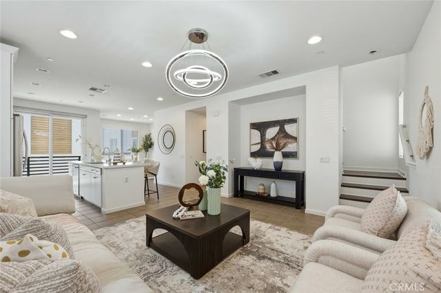 5627 W Observation Lane, Los Angeles, CA 90028