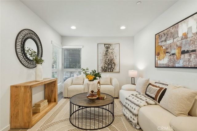 5627 W Observation Lane, Los Angeles, CA 90028