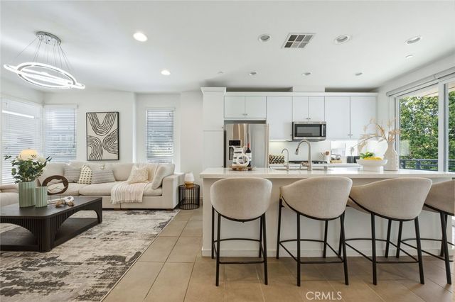 5627 W Observation Lane, Los Angeles, CA 90028
