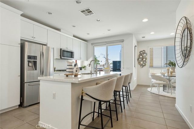 5627 W Observation Lane, Los Angeles, CA 90028
