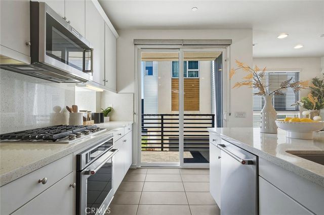 5627 W Observation Lane, Los Angeles, CA 90028