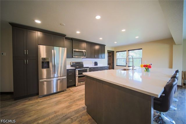 5961 Pangola RD, Fort Myers, FL 33905