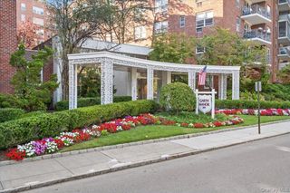 281 Garth Road #C2H, Scarsdale, NY 10583