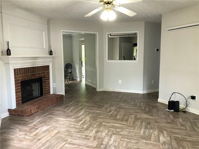 370 Manor Glen Drive, Suwanee, GA 30024
