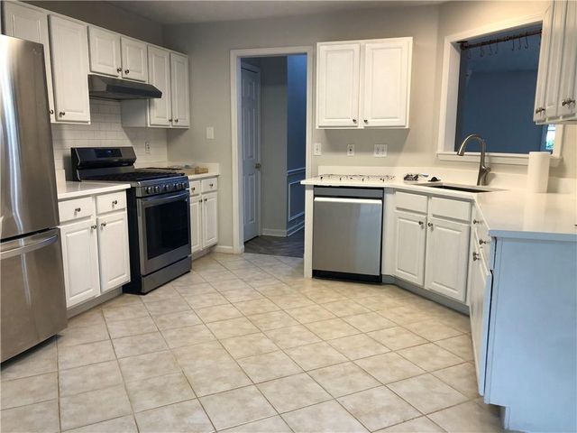 370 Manor Glen Drive, Suwanee, GA 30024