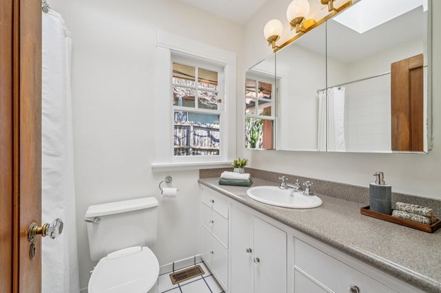 1983 1983 Yosemite Rd, Berkeley, CA 94707