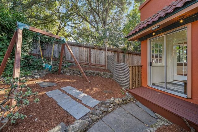 1983 1983 Yosemite Rd, Berkeley, CA 94707