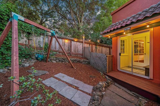 1983 1983 Yosemite Rd, Berkeley, CA 94707