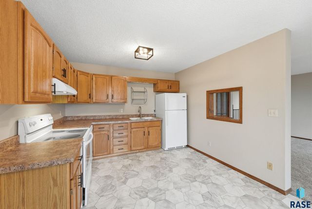 700 704 N Harrington Ave Avenue, Sioux Falls, SD 57103