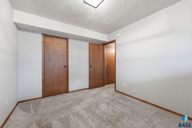 700 704 N Harrington Ave Avenue, Sioux Falls, SD 57103