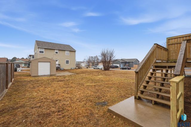 700 704 N Harrington Ave Avenue, Sioux Falls, SD 57103