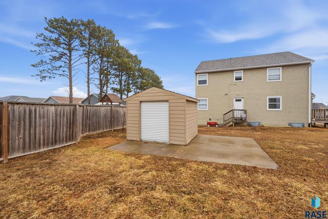 700 704 N Harrington Ave Avenue, Sioux Falls, SD 57103