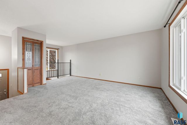 700 704 N Harrington Ave Avenue, Sioux Falls, SD 57103