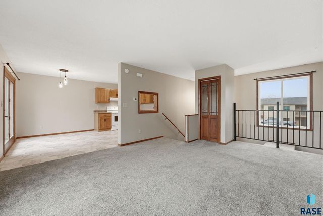 700 704 N Harrington Ave Avenue, Sioux Falls, SD 57103