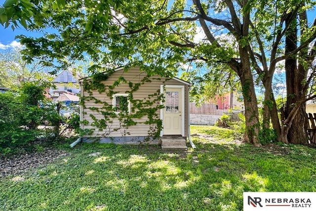 4021 Nicholas Street, Omaha, NE 68131