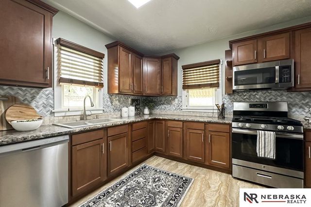 4021 Nicholas Street, Omaha, NE 68131
