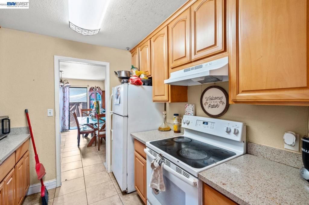 Image 5 of property listing at 33454 7Th St, Union City, CA 94587