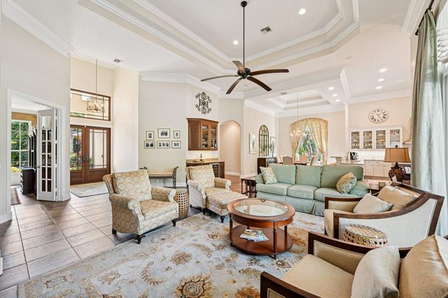 8399 SE Island Way, Jupiter, FL 33458