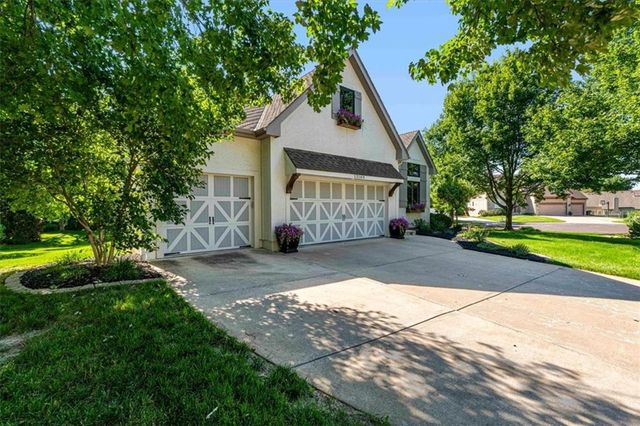 13109 Bluejacket Street, Overland Park, KS 66213
