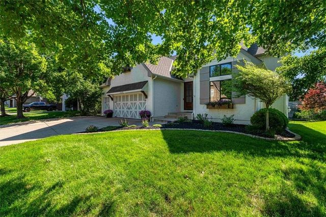 13109 Bluejacket Street, Overland Park, KS 66213