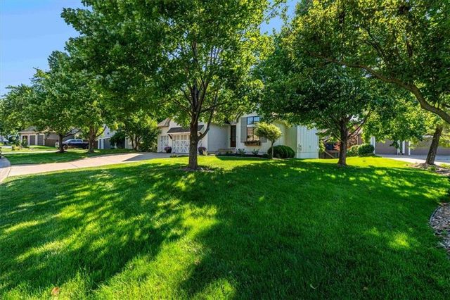 13109 Bluejacket Street, Overland Park, KS 66213