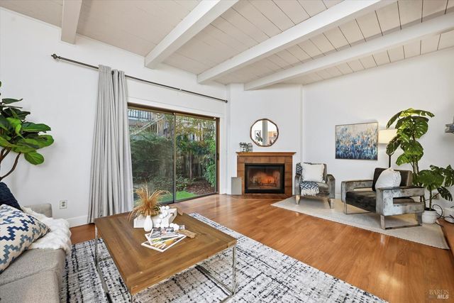 65 Freedom Ln N, Petaluma, CA 94952