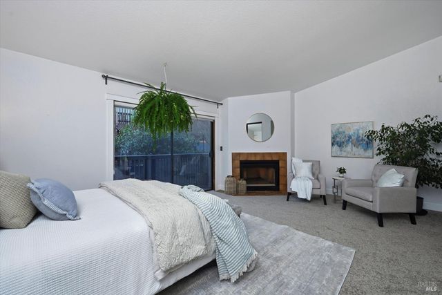 65 Freedom Ln N, Petaluma, CA 94952