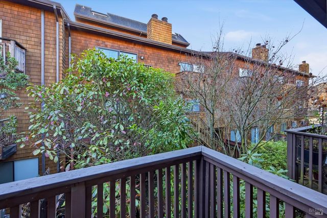 65 Freedom Ln N, Petaluma, CA 94952