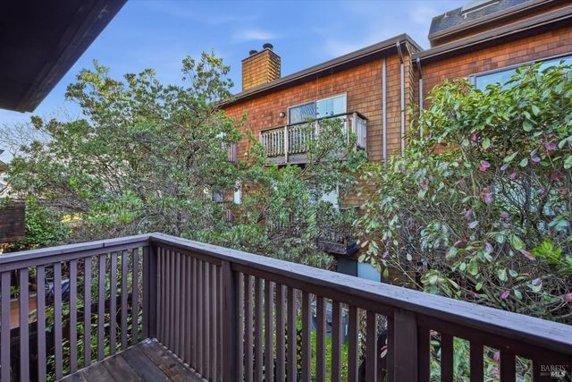 65 Freedom Ln N, Petaluma, CA 94952