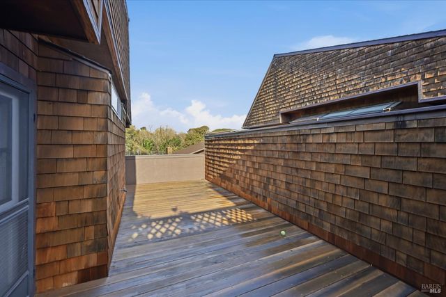 65 Freedom Ln N, Petaluma, CA 94952