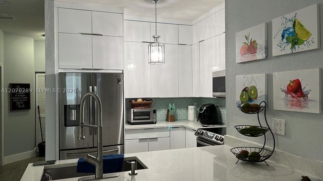 13128 SW 42nd St 14204, Miramar, FL 33027