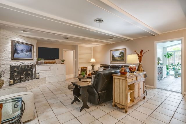 4209 Bilglade Road, Fort Worth, TX 76109