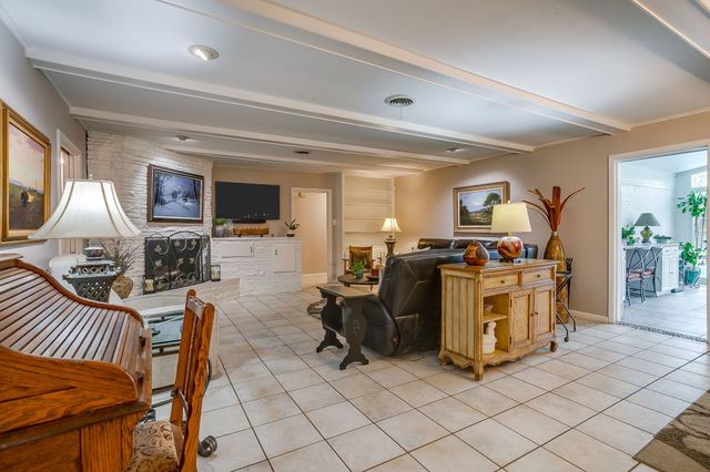 4209 Bilglade Road, Fort Worth, TX 76109