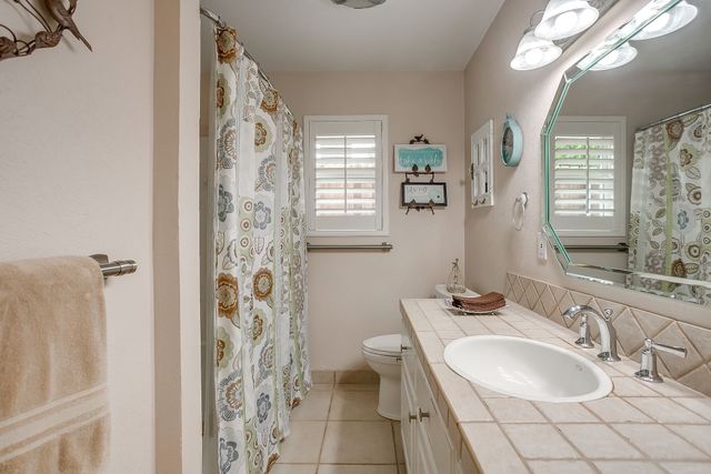 4209 Bilglade Road, Fort Worth, TX 76109