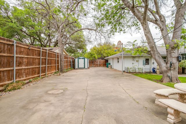 4209 Bilglade Road, Fort Worth, TX 76109