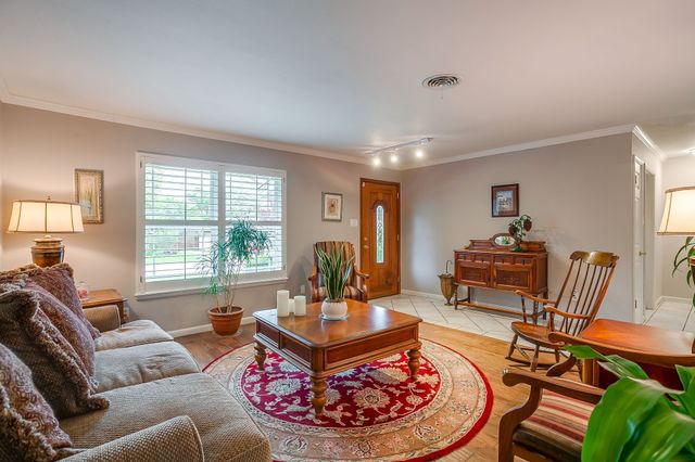 4209 Bilglade Road, Fort Worth, TX 76109