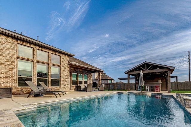 9869 Western Sky Drive, Brookshire, TX 77423