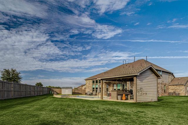 9869 Western Sky Drive, Brookshire, TX 77423