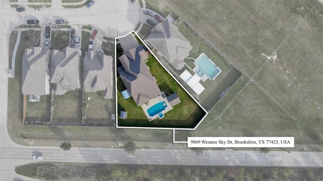 9869 Western Sky Drive, Brookshire, TX 77423