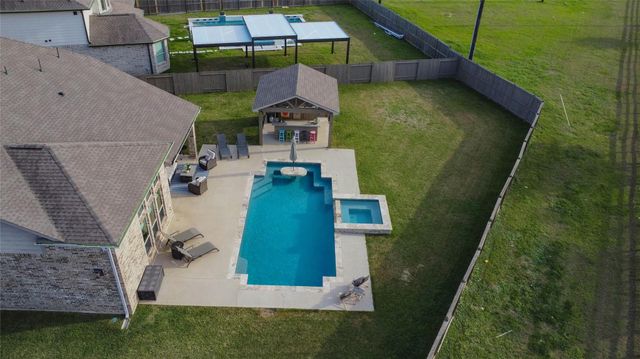 9869 Western Sky Drive, Brookshire, TX 77423