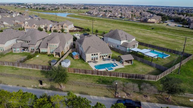 9869 Western Sky Drive, Brookshire, TX 77423