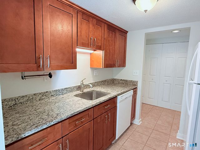 102 Brookwood Drive C, Rocky Hill, CT 06067